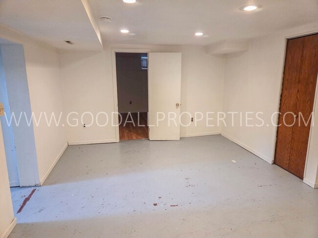 Building Photo - Charming 2 bedroom 1 bath home in Beaverdale area!