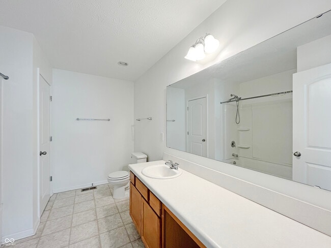 Building Photo - 5773 Bluff View Ln