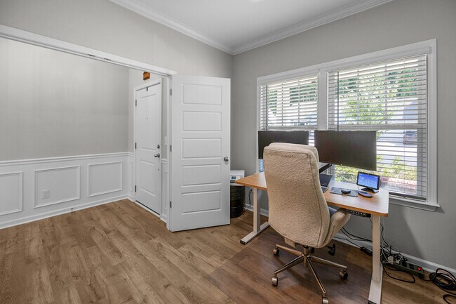 Building Photo - 5080 Mooreland Oaks Way