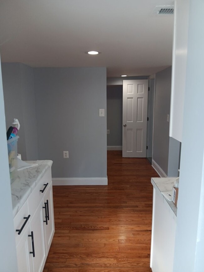 Building Photo - Renovated 3 Bed 2 Bath Single-Family Home in Aberdeen