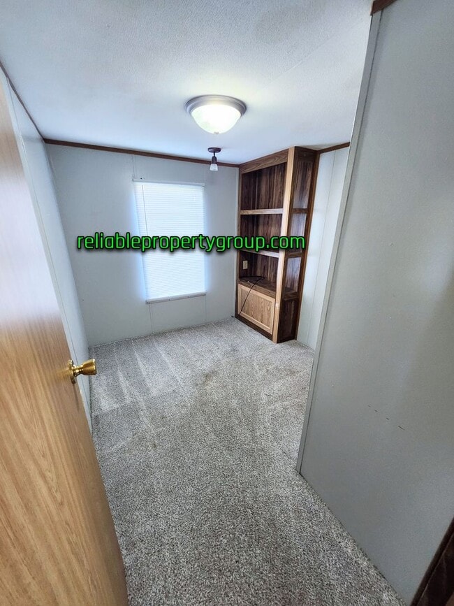 Building Photo - New Listing in Churubusco
