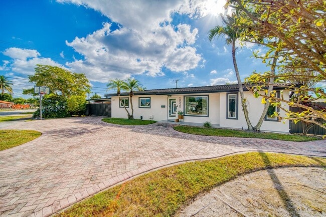 Building Photo - 10520 SW 46th Terrace