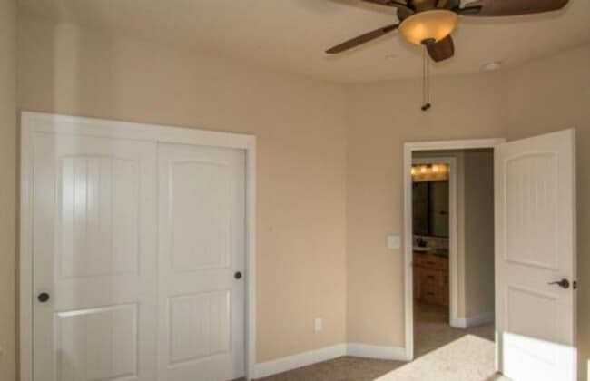 Building Photo - Newer Home - Great Location!