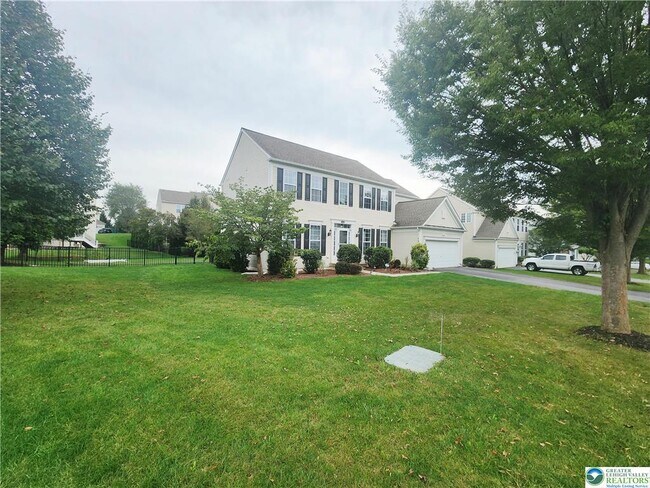 Building Photo - 8858 Pathfinder Rd