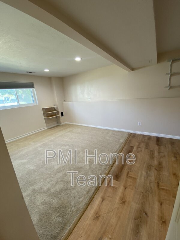 Building Photo - 1183 N 200 E