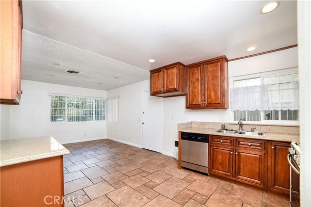 Building Photo - 1728 W Phillips Dr