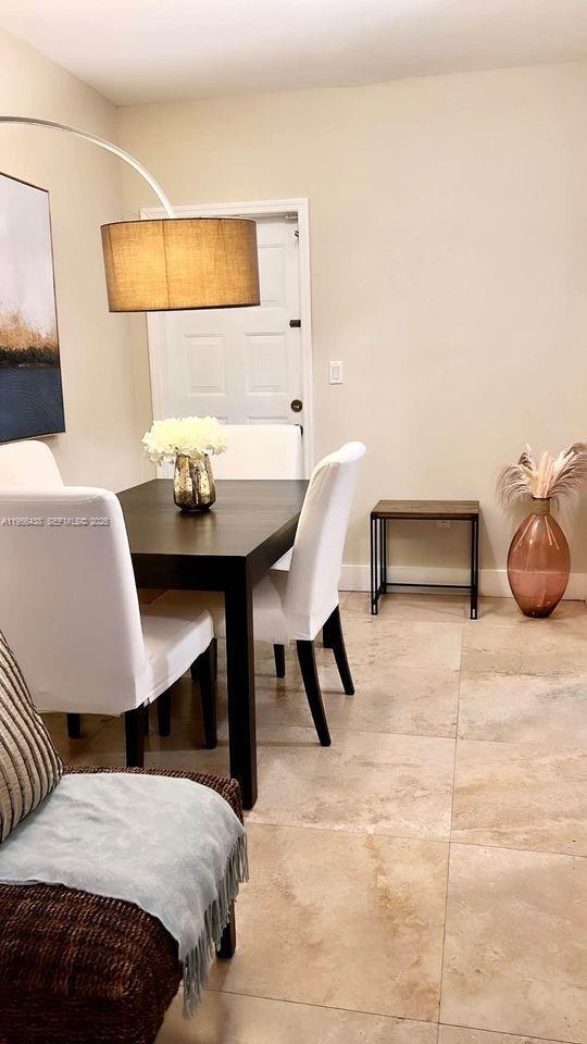 Building Photo - 544 NE 62nd St