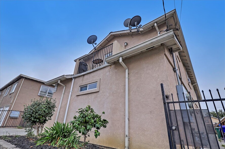 Building Photo - 336 Chesley Ave