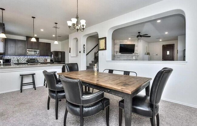 Building Photo - 2950 E Old Settlers Blvd