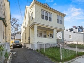 Building Photo - 31 Temple Pl