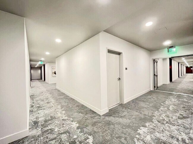 Building Photo - Great Condo For Rent