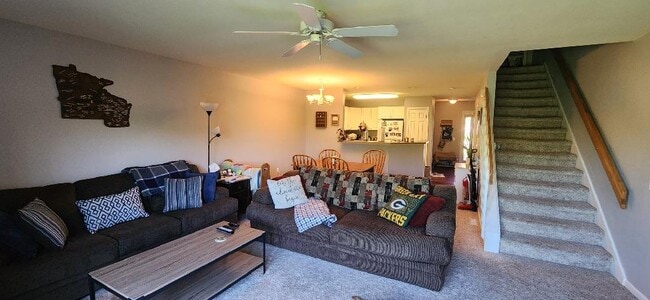 Main floor - 206 Meadowside Dr