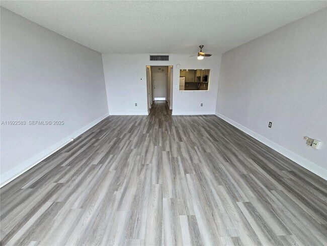 Building Photo - 1470 NE 125th Terrace