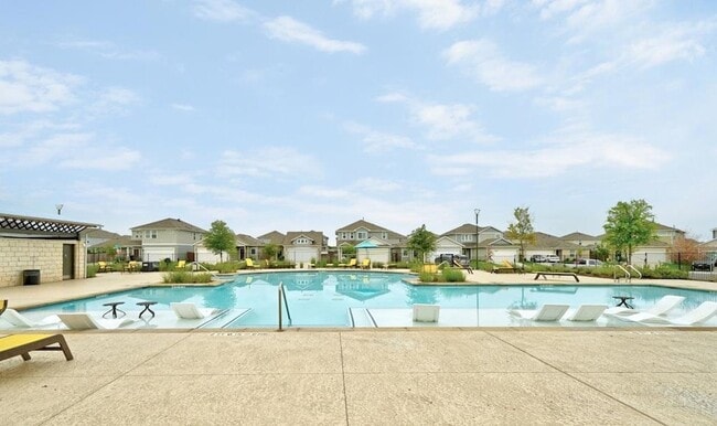 Building Photo - 10225 Bankhead Dr