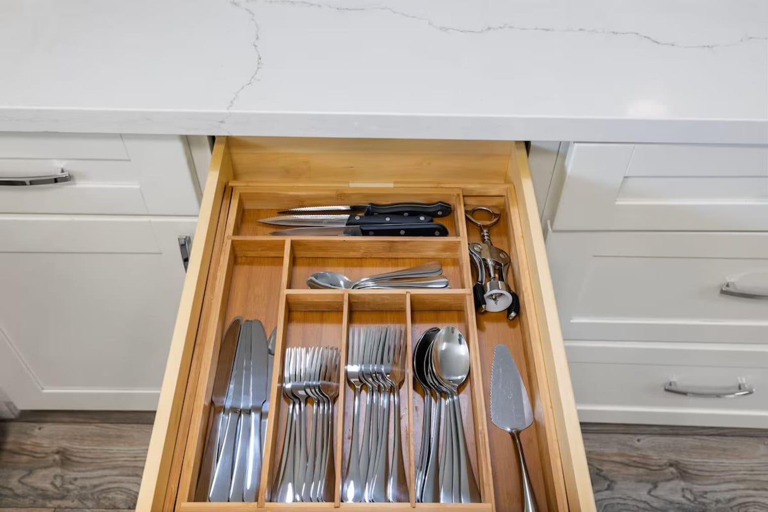 Building Photo - 919 Redbird Dr