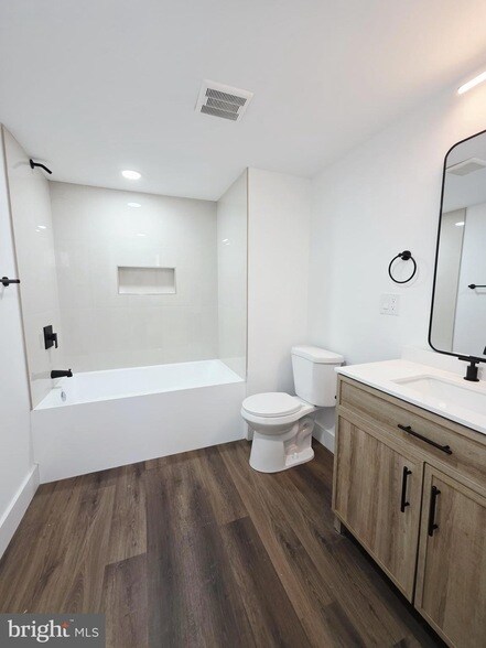 Building Photo - 1520 S 22nd St