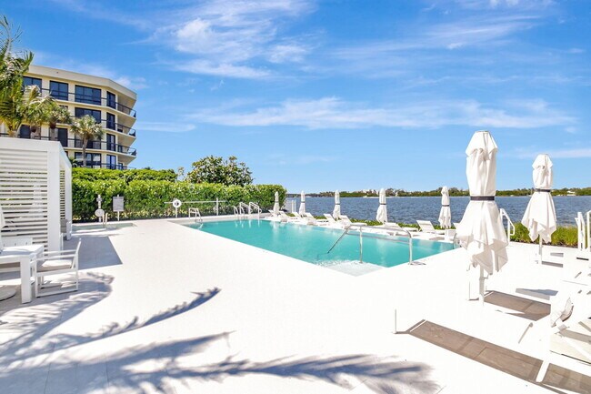 Building Photo - 2773 S Ocean Blvd
