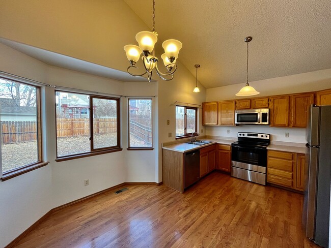 Building Photo - Beautiful 3 Bedroom Home in Sundown