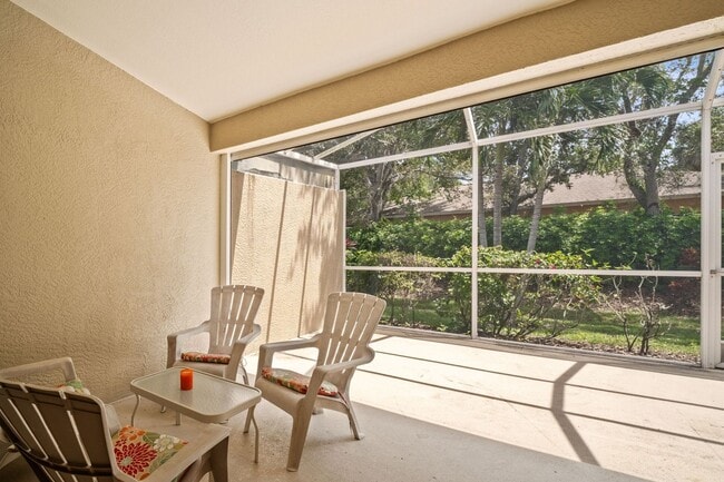 Building Photo - Beautiful Villas 3 beds 2 baths in a Gated...