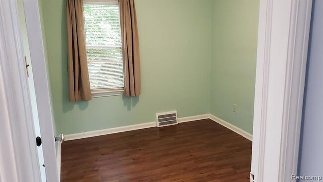 Building Photo - 1261 Pearson St