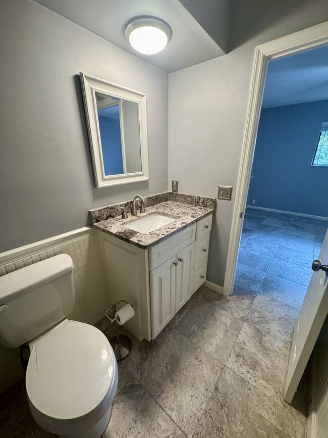 Building Photo - Two Bedroom Single Level Condo at Woodlake on Hilton Head Island!
