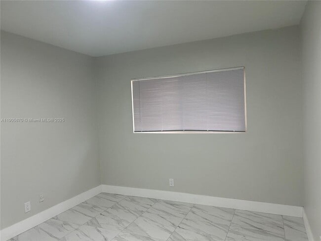 Building Photo - 6036 Buchanan St