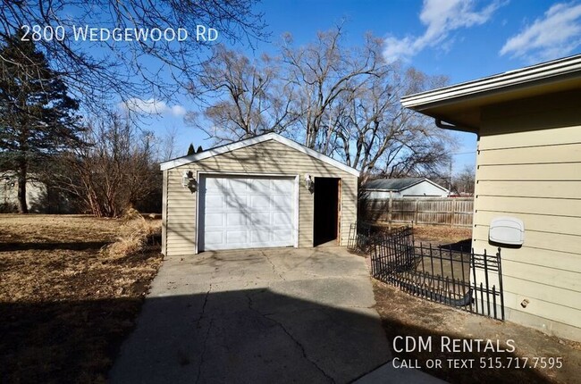 Building Photo - Lovely Des Moines Ranch