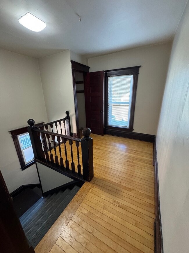 Building Photo - 1657 5th Ave