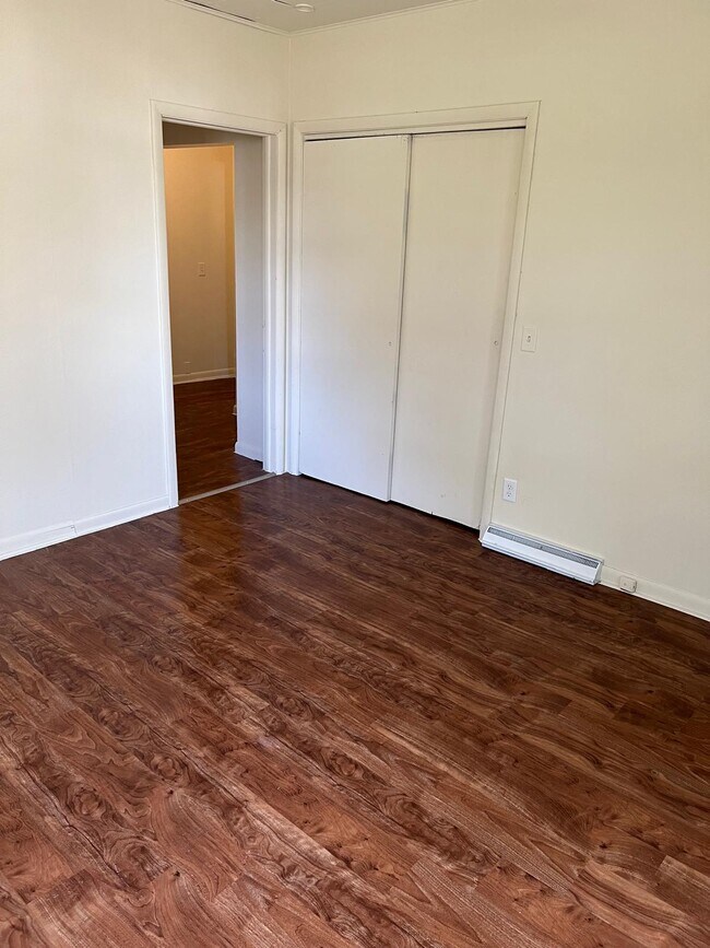 Building Photo - 453 N Washington St