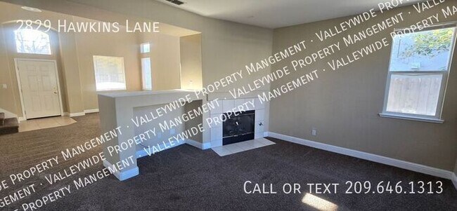 Building Photo - Tracy 3 Bedroom 2.5 Bathroom Home