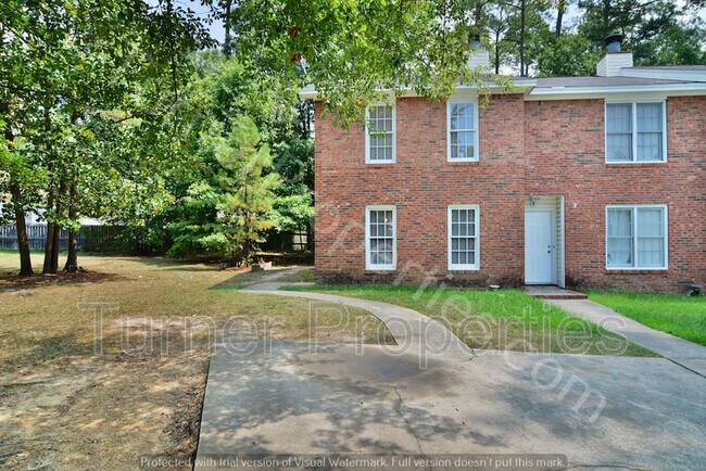 Building Photo - 121 Manorwood Ct