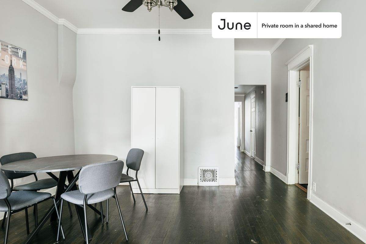Building Photo - Room in Shared 3 bed/1 bath home