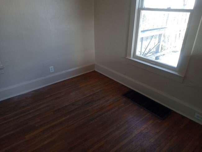 Building Photo - 1537 Remington St