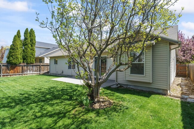 Building Photo - 3589 N Chatterton Way