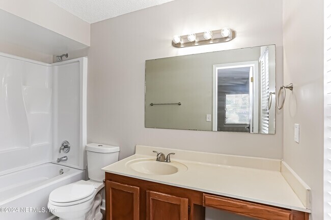 Building Photo - 12636 Misty Mountain Dr E