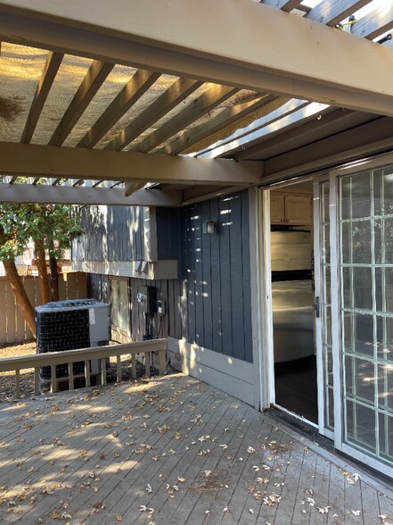Building Photo - 3351 Chetwood Pl