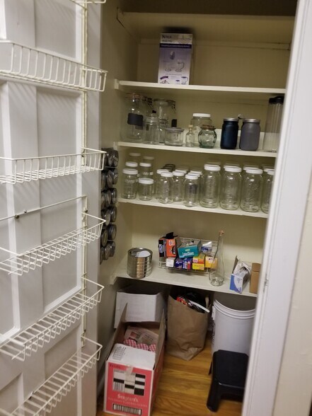 Pantry - 101 W 39th St