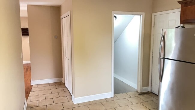 Building Photo - Single Family Home in St Paul with Garage!!