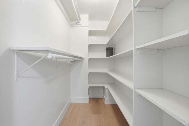 Building Photo - 172 Bella Vista Ave