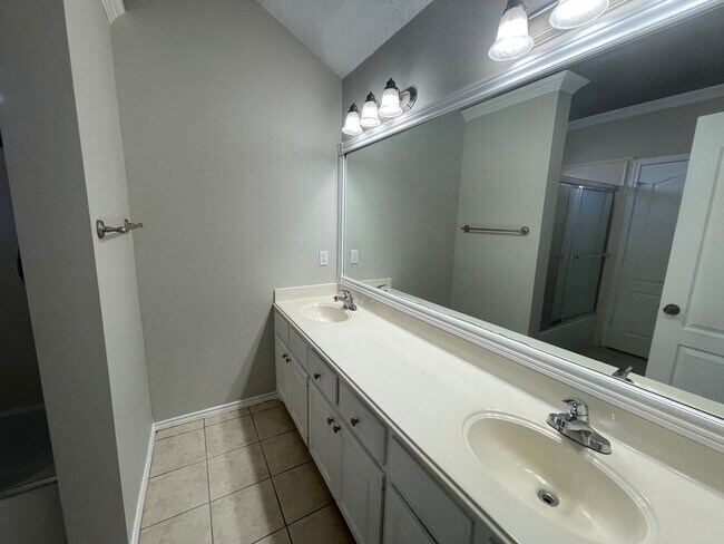 Building Photo - 2214 97th St