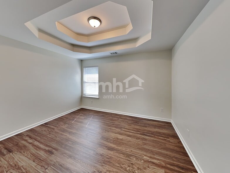 Building Photo - 729 Rolling Downs Dr SW