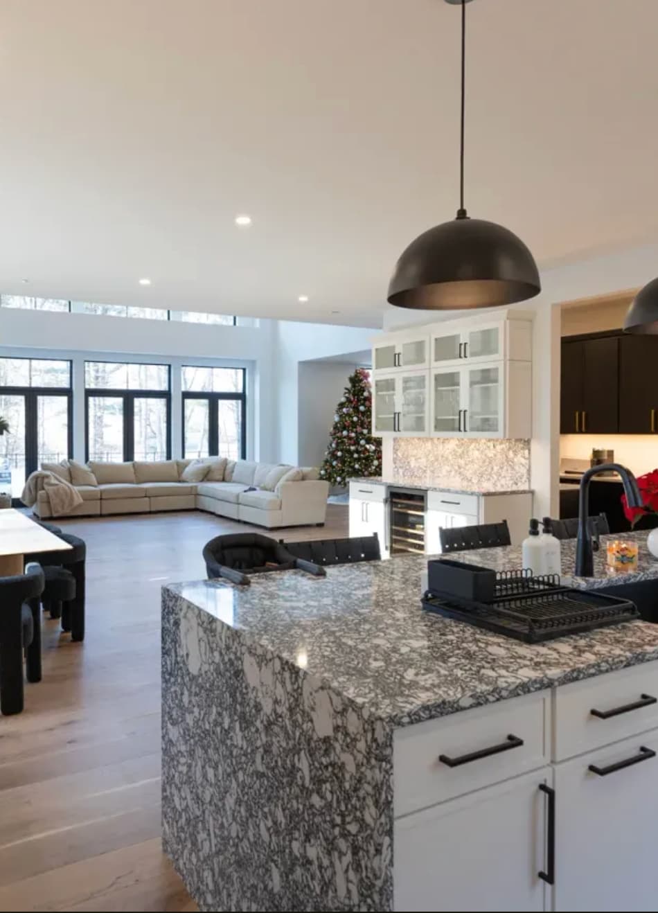 Building Photo - 171 High Winds Dr