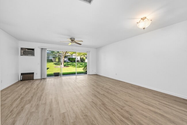 Building Photo - 3840 Cinnamon Way