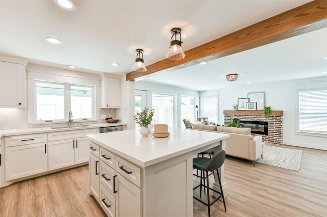 Building Photo - 3007 Avenue Q