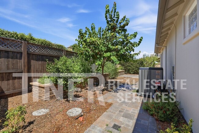 Building Photo - 1464 Willow Bend Rd