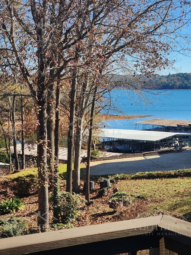 Building Photo - 235 Harbor Dr