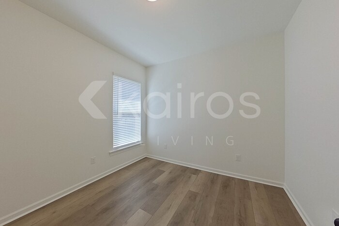 Building Photo - 302 Carencro St