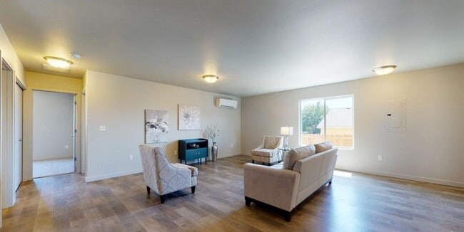 Building Photo - Modern 3 Bedroom, 2 Bathroom Townhouse for...