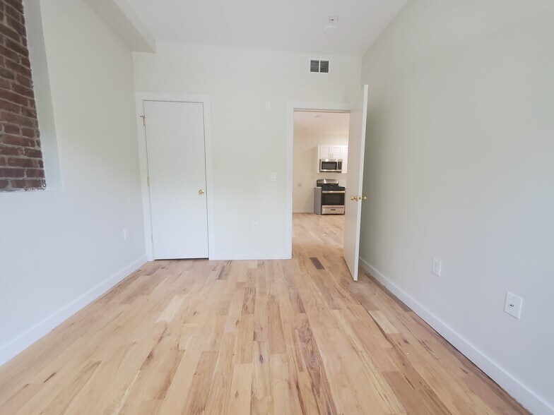 141 Monticello Ave 2 - 141 Monticello Ave