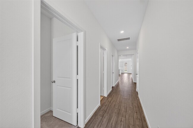 Building Photo - 9723 Pettus Crk Dr